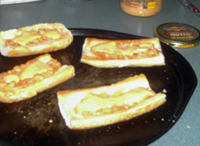 Baguette Franks preparation: toppings. (Click on image to see larger size in a new window).