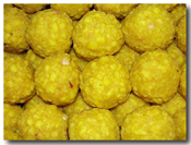 Ladu (Comorian rice dessert)